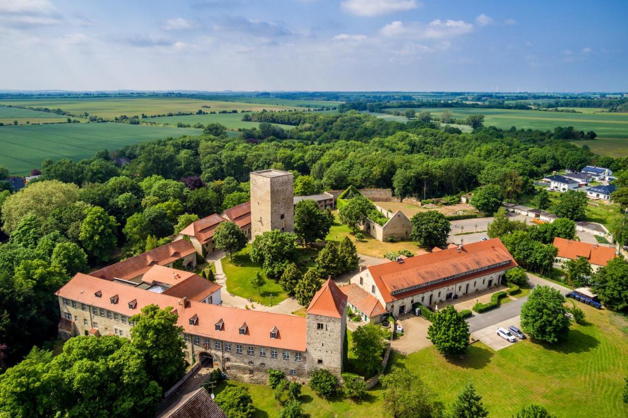 Hotel Burg Wanzleben Esterno foto