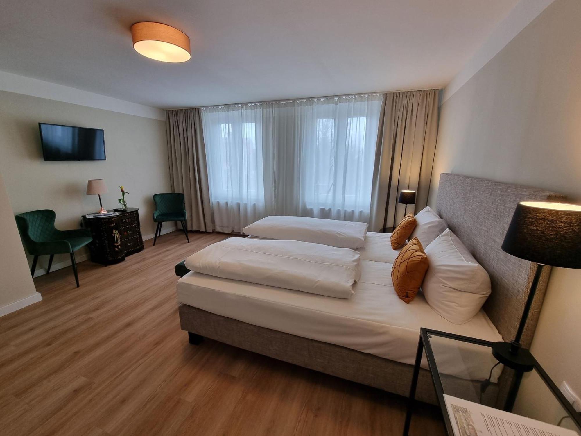 Hotel Burg Wanzleben Esterno foto
