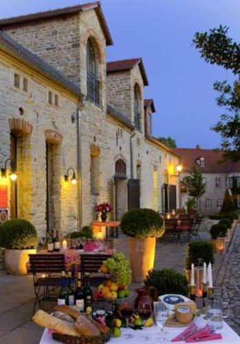 Hotel Burg Wanzleben Esterno foto